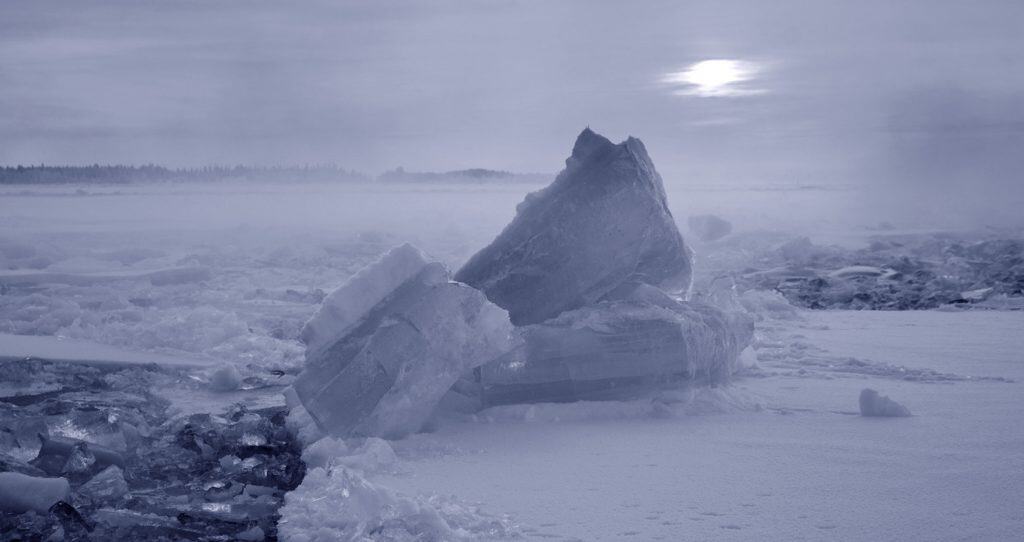 Quebrando o gelo - tons de cinza