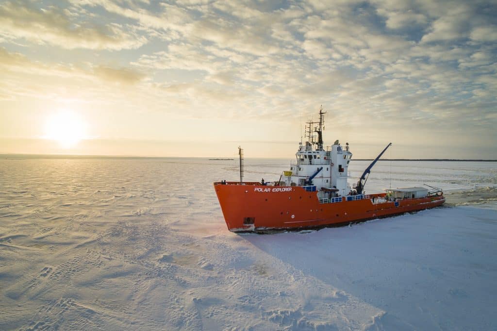 Polar Explorer -jäänmurtaja Lapissa