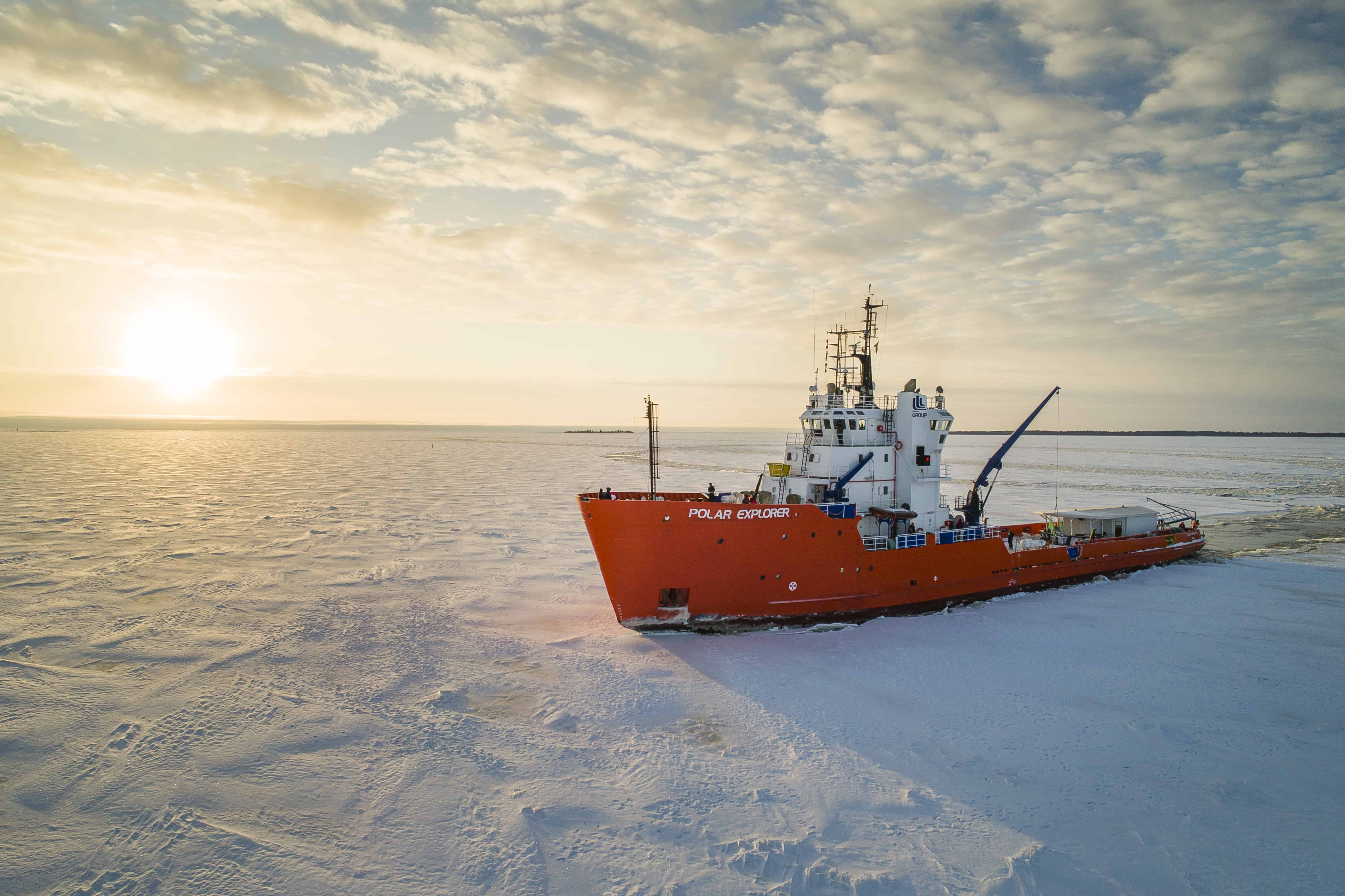 Basic facts about Icebreaker Ships - Polar Explorer Icebreaker